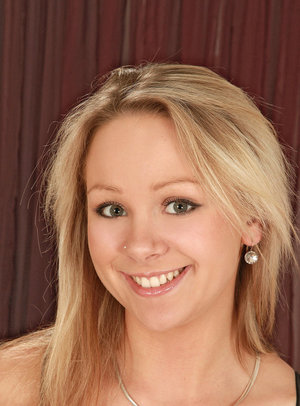 18 year old girl receives open mouth facial after being deflowered